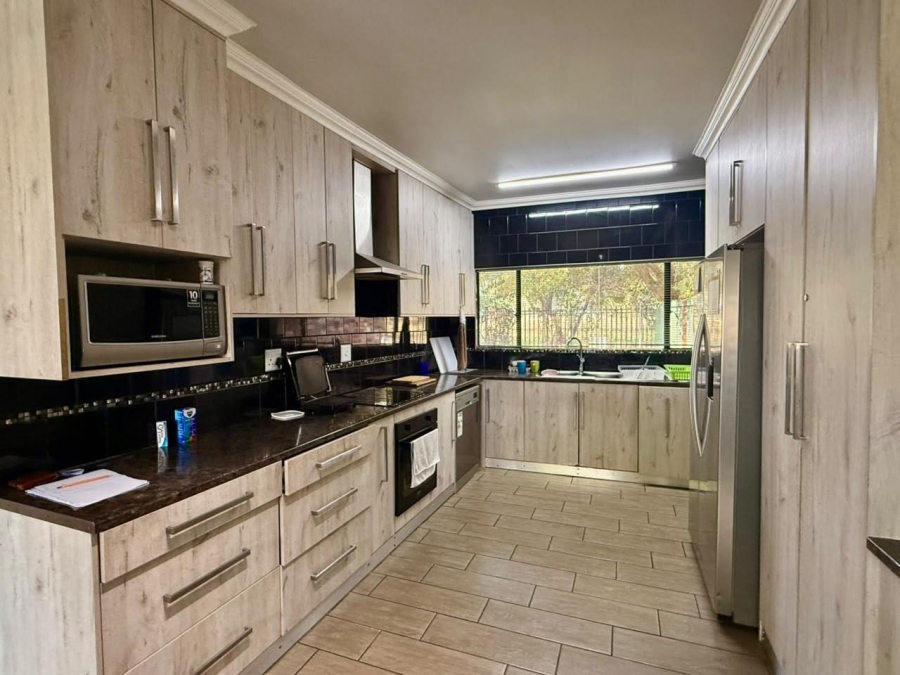 5 Bedroom Property for Sale in Bloemdal Free State